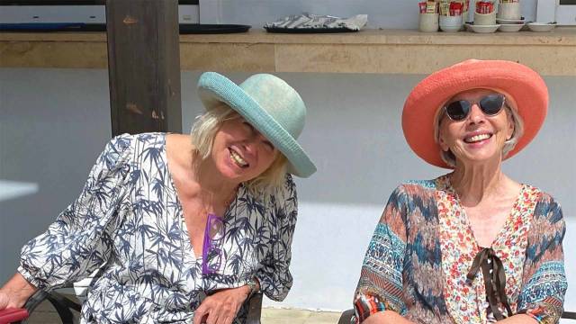 Endlich! Der Golfhut, der alles mitmacht